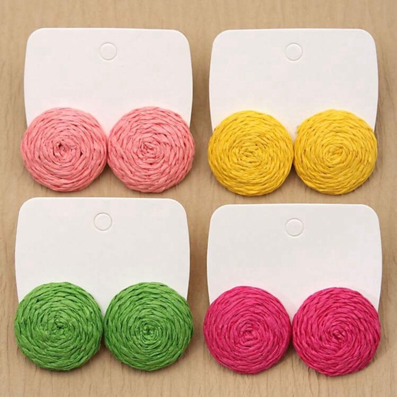 Round Shaped Raffia Earrings Studs Set - Picture 4 of 4